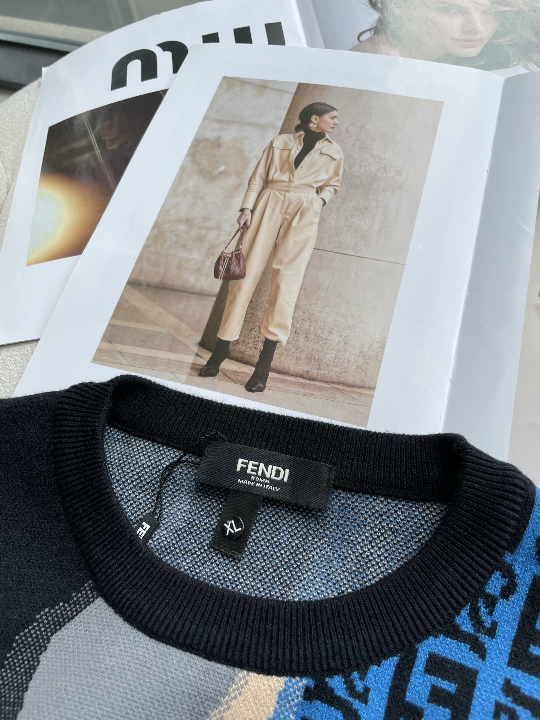 FD 重磅推荐！2025aw秋冬新款 专柜同步 时尚经典基础款针织衫 秋冬必备款 采用针织衫加厚毛衣，精