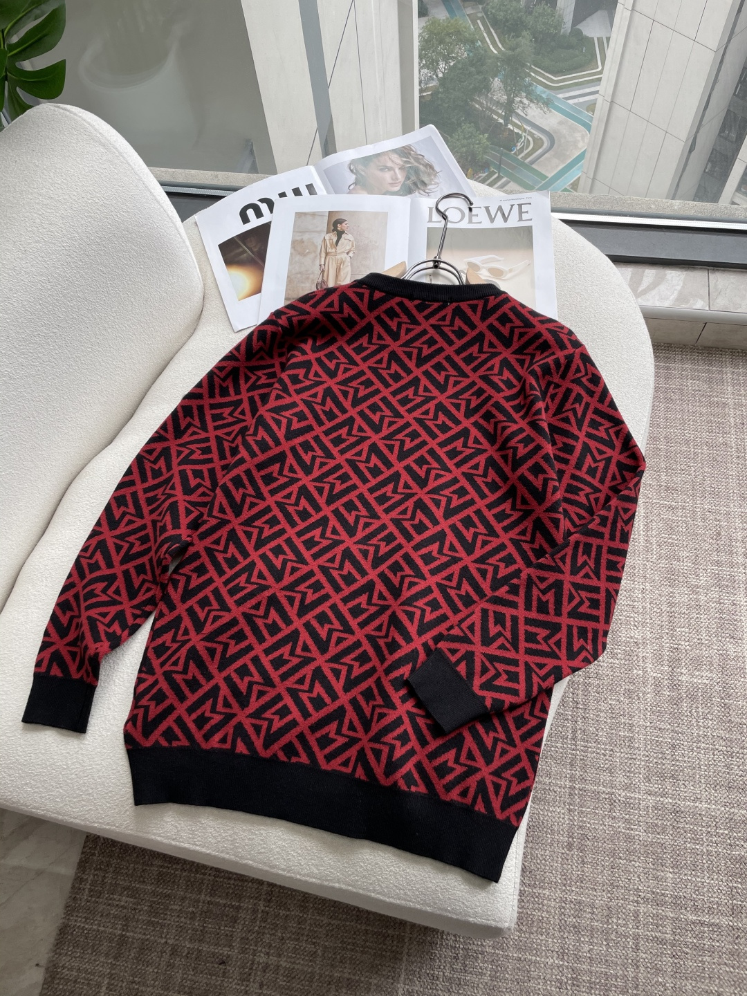 蒙口 重磅推荐！2025aw秋冬新款 专柜同步 时尚经典基础款针织衫 秋冬必备款 采用针织衫加厚毛衣，精