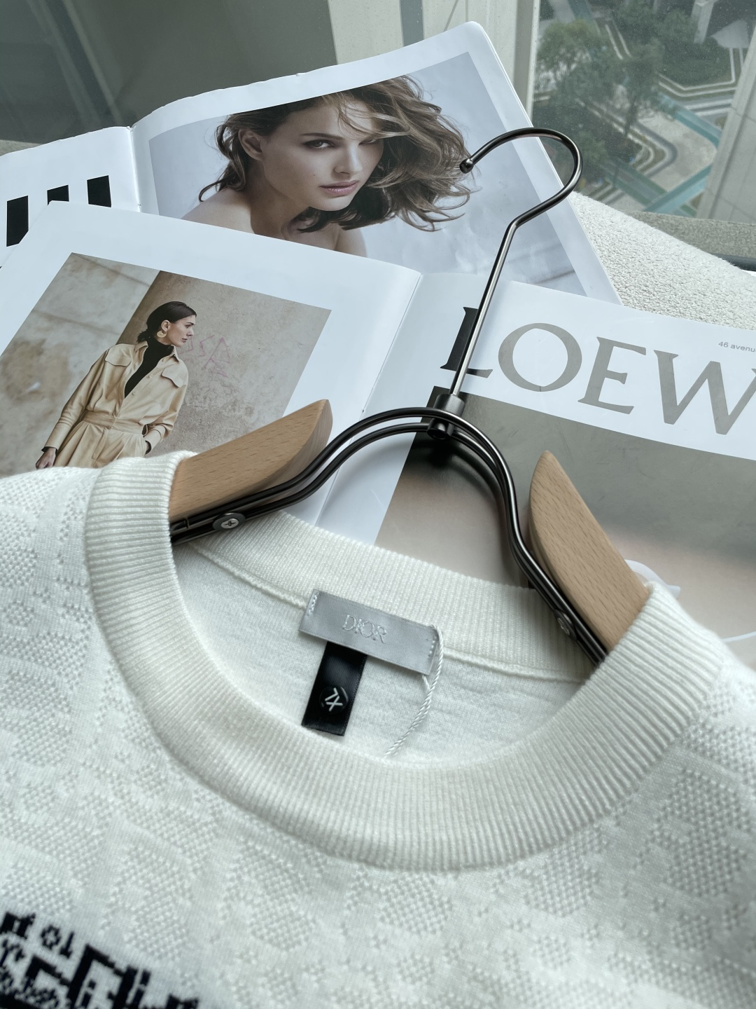 Dior 重磅推荐！2025aw秋冬新款 专柜同步 时尚经典基础款针织衫 秋冬必备款 采用针织衫加厚毛衣