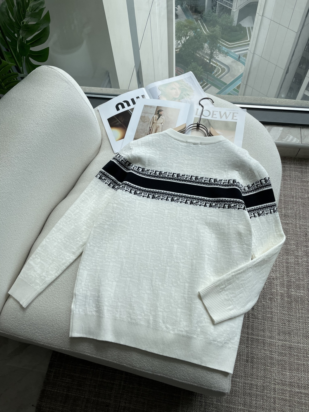 Dior 重磅推荐！2025aw秋冬新款 专柜同步 时尚经典基础款针织衫 秋冬必备款 采用针织衫加厚毛衣