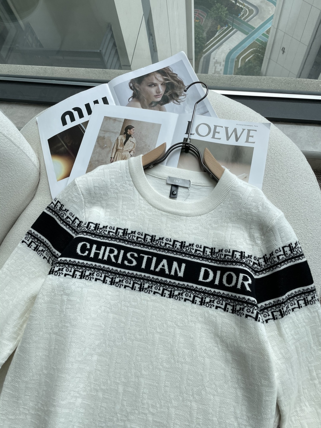 Dior 重磅推荐！2025aw秋冬新款 专柜同步 时尚经典基础款针织衫 秋冬必备款 采用针织衫加厚毛衣