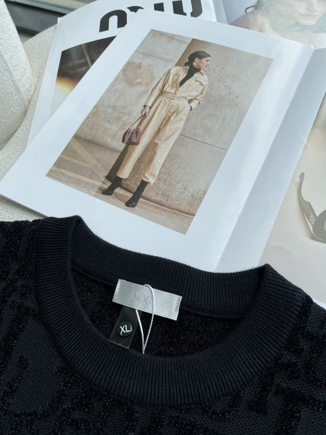 Dior 重磅推荐！2025aw秋冬新款 专柜同步 时尚经典基础款针织衫 秋冬必备款 采用针织衫加厚毛衣