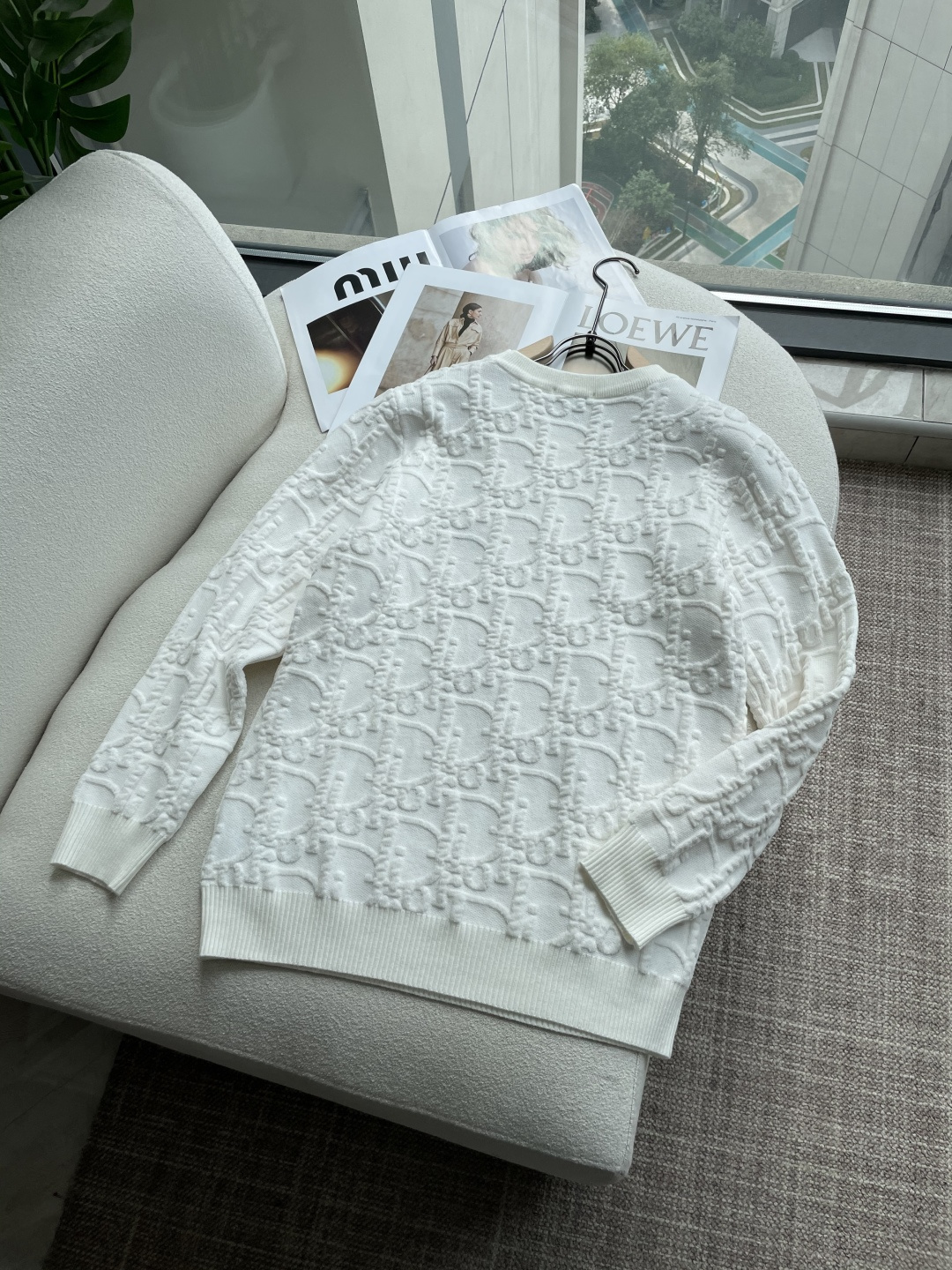 Dior 重磅推荐！2025aw秋冬新款 专柜同步 时尚经典基础款针织衫 秋冬必备款 采用针织衫加厚毛衣