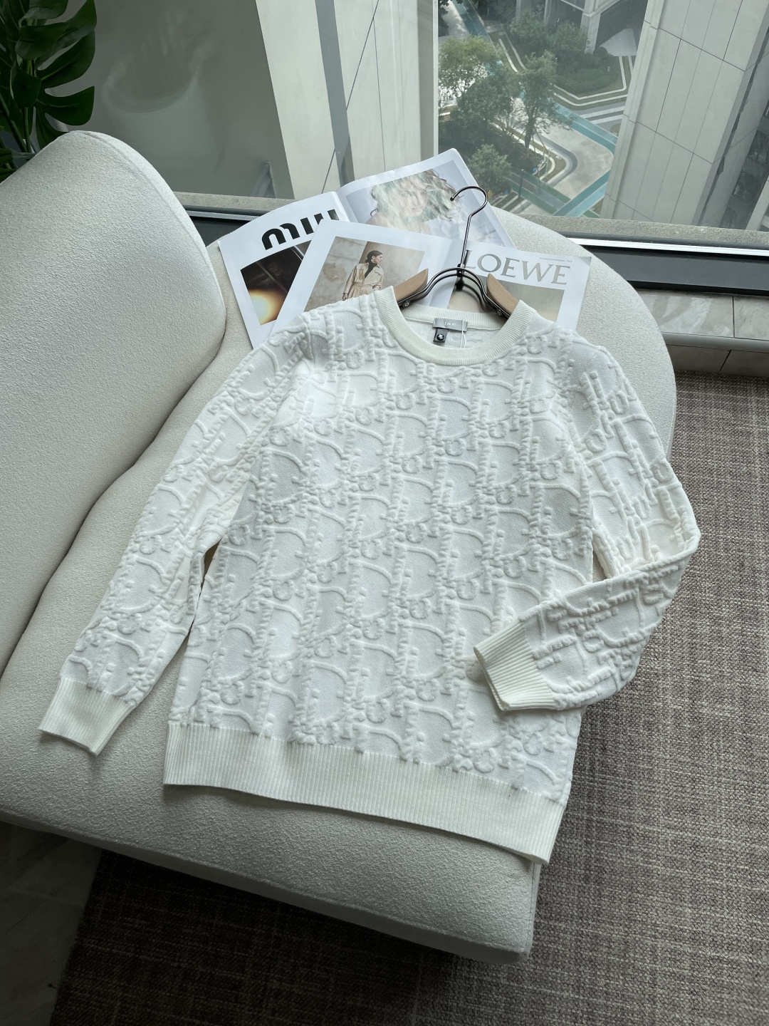 Dior 重磅推荐！2025aw秋冬新款 专柜同步 时尚经典基础款针织衫 秋冬必备款 采用针织衫加厚毛衣