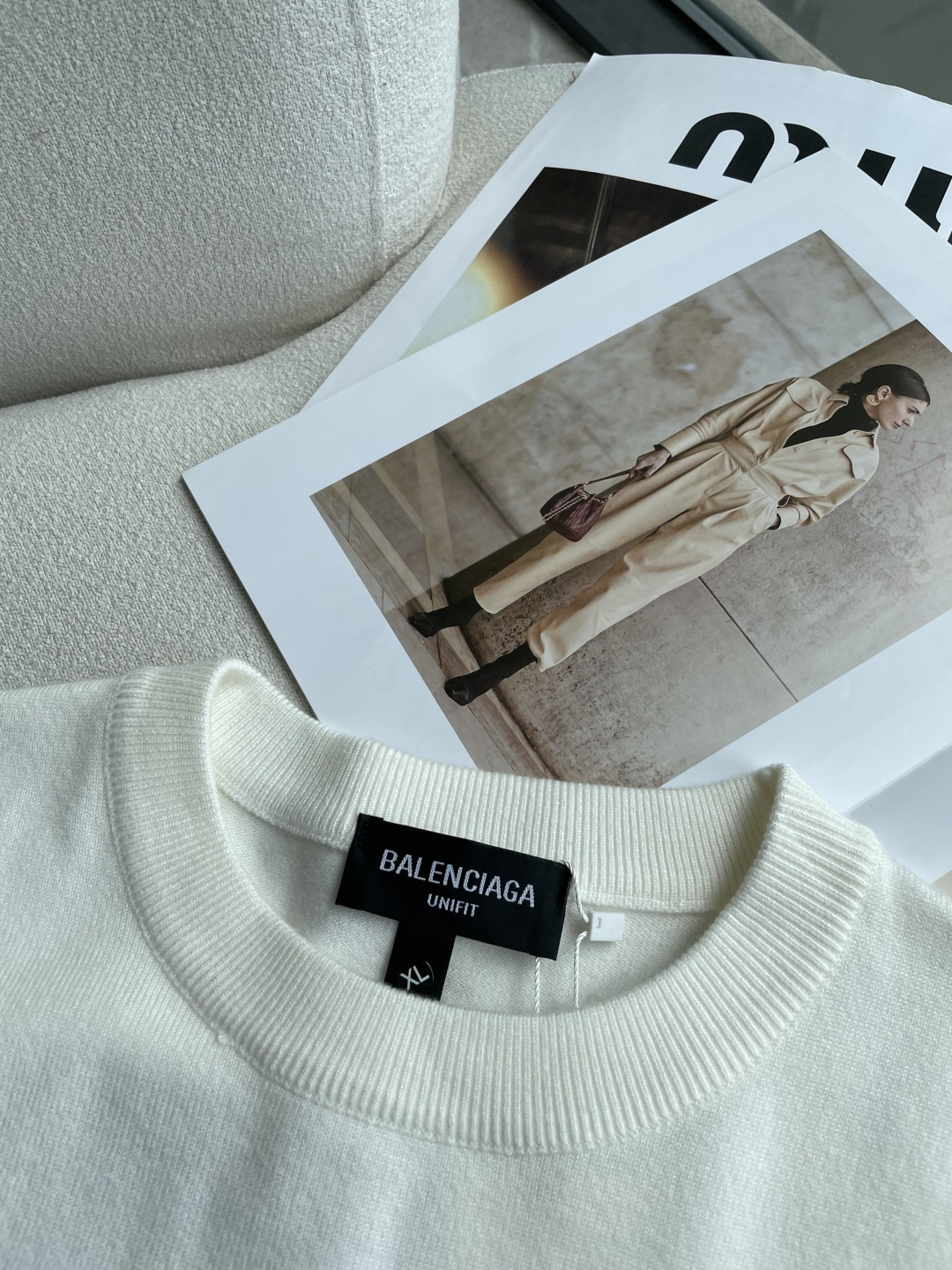 巴黎世家 重磅推荐！2025aw秋冬新款 专柜同步 时尚经典基础款针织衫 秋冬必备款 采用针织衫加厚毛衣