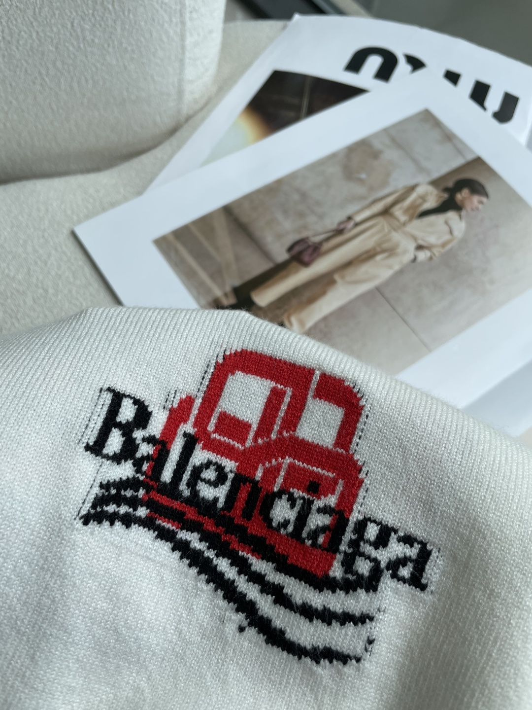 巴黎世家 重磅推荐！2025aw秋冬新款 专柜同步 时尚经典基础款针织衫 秋冬必备款 采用针织衫加厚毛衣