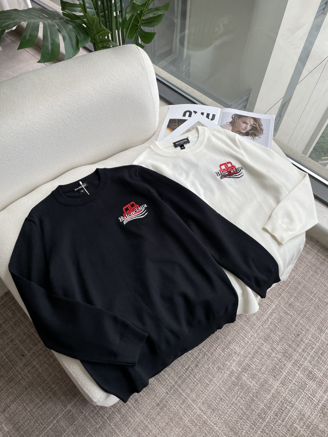 巴黎世家 重磅推荐！2025aw秋冬新款 专柜同步 时尚经典基础款针织衫 秋冬必备款 采用针织衫加厚毛衣