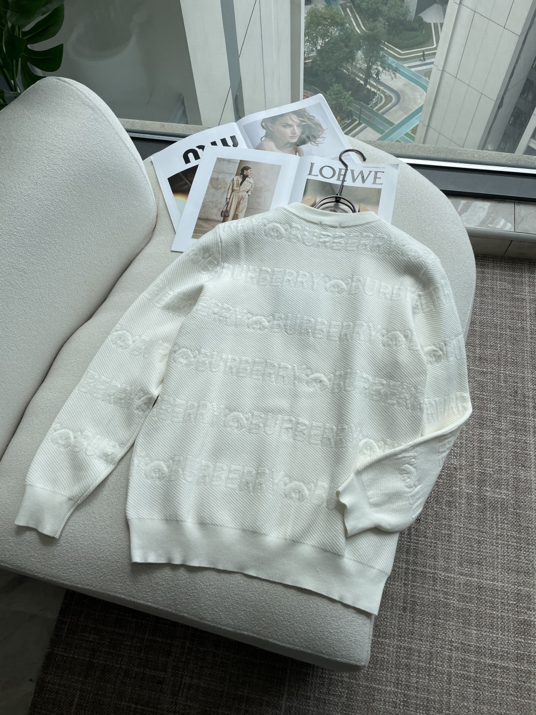 BUR 重磅推荐！2025aw秋冬新款 专柜同步 时尚经典基础款针织衫 秋冬必备款 采用针织衫加厚毛衣，