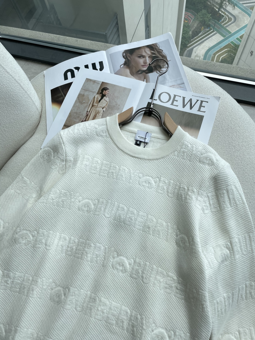 BUR 重磅推荐！2025aw秋冬新款 专柜同步 时尚经典基础款针织衫 秋冬必备款 采用针织衫加厚毛衣，