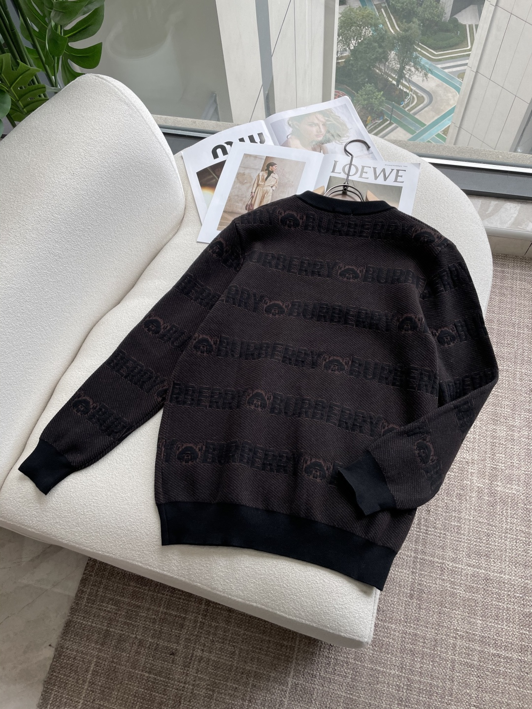 BUR 重磅推荐！2025aw秋冬新款 专柜同步 时尚经典基础款针织衫 秋冬必备款 采用针织衫加厚毛衣，