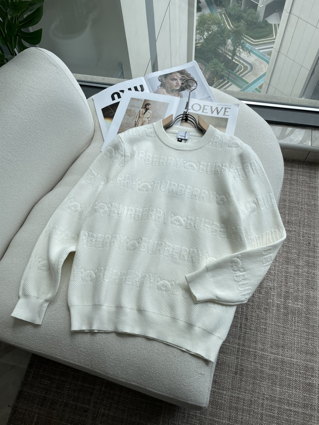 BUR 重磅推荐！2025aw秋冬新款 专柜同步 时尚经典基础款针织衫 秋冬必备款 采用针织衫加厚毛衣，