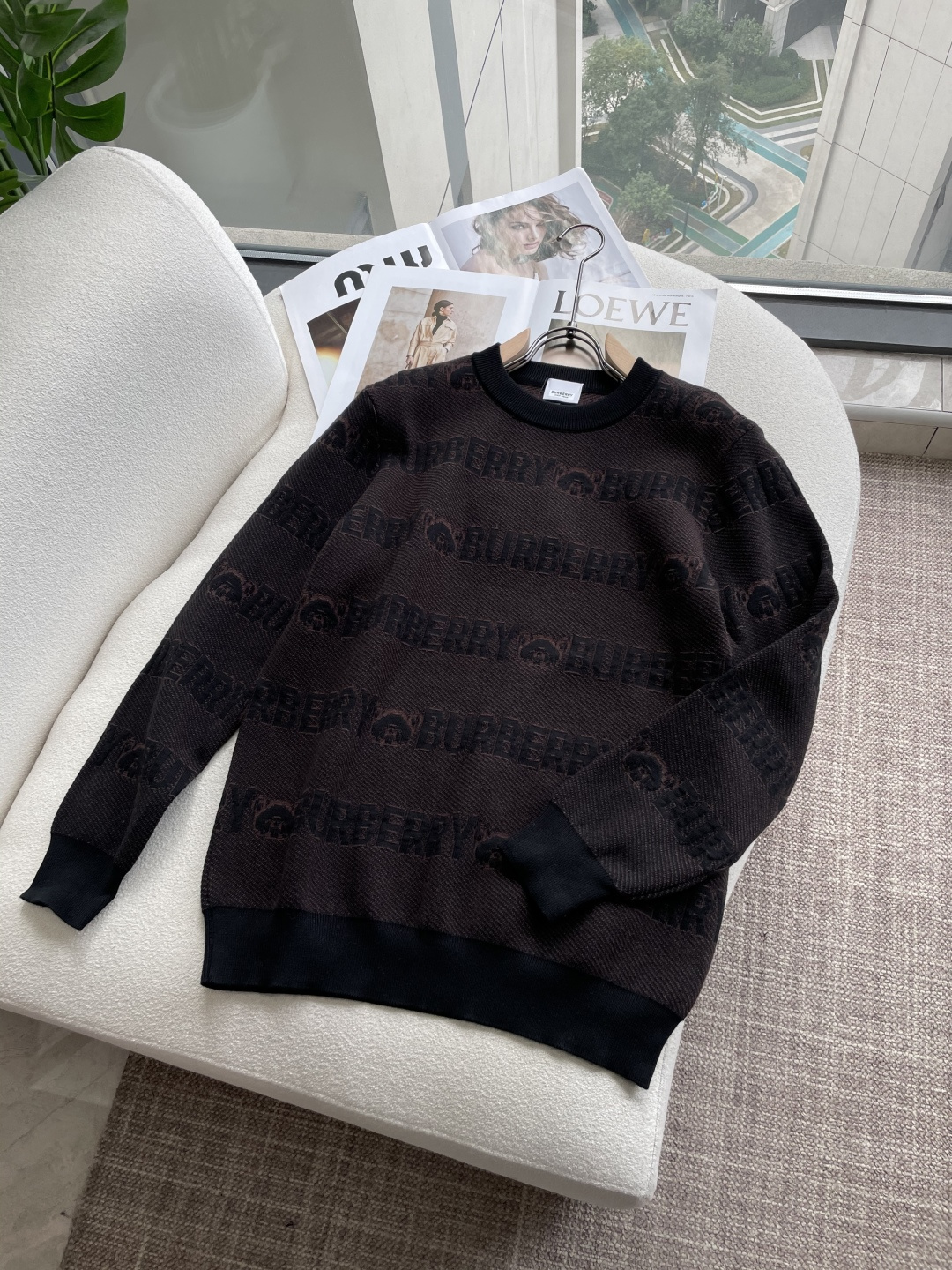BUR 重磅推荐！2025aw秋冬新款 专柜同步 时尚经典基础款针织衫 秋冬必备款 采用针织衫加厚毛衣，