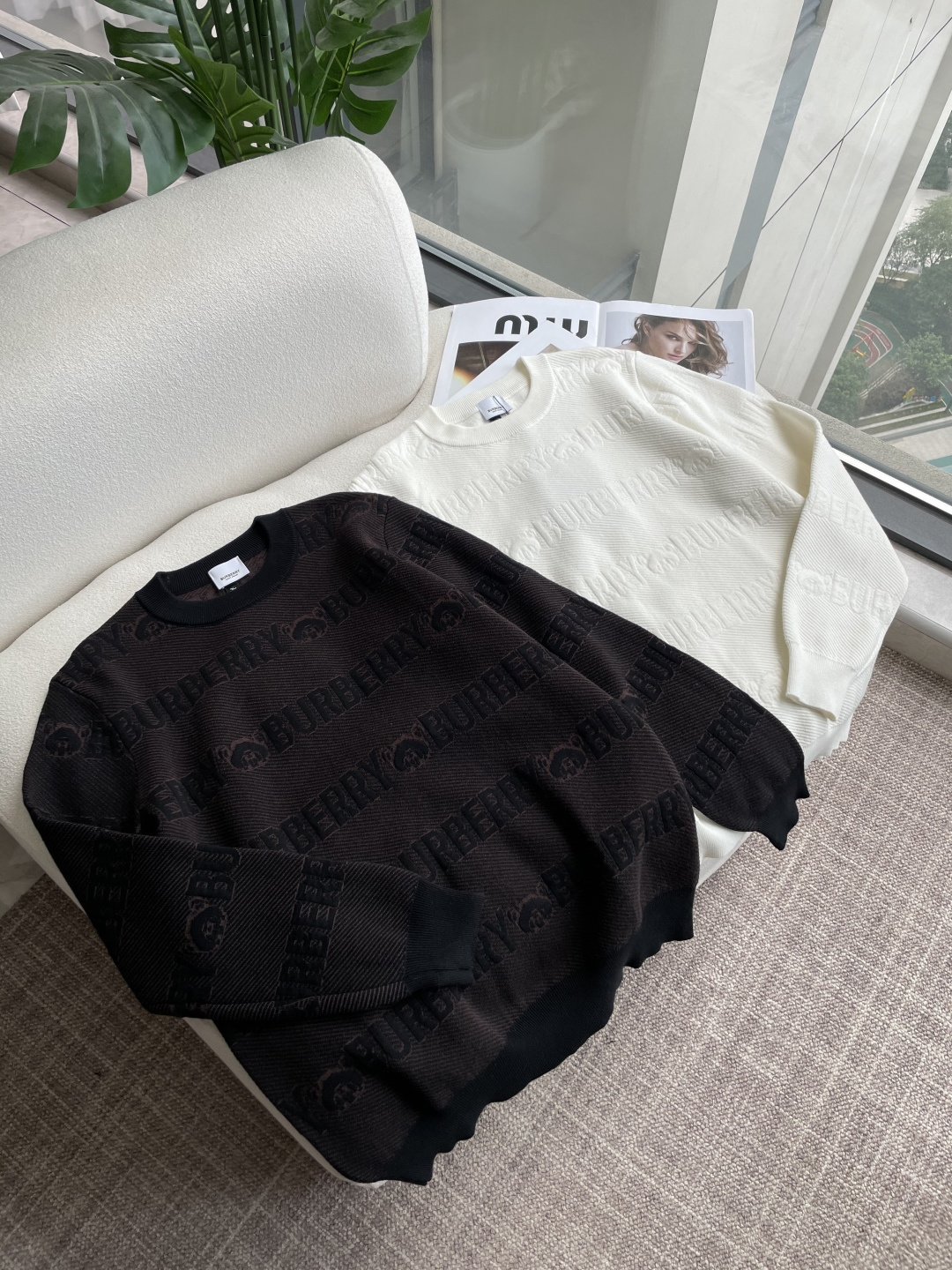 BUR 重磅推荐！2025aw秋冬新款 专柜同步 时尚经典基础款针织衫 秋冬必备款 采用针织衫加厚毛衣，
