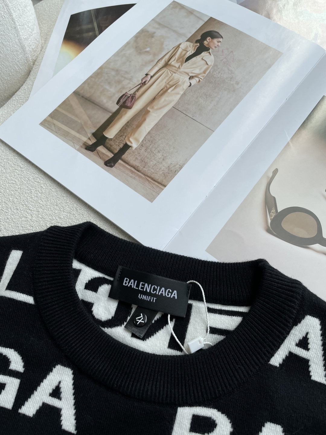 巴黎世家 重磅推荐！2025aw秋冬新款 专柜同步 时尚经典基础款针织衫 秋冬必备款 采用针织衫加厚毛衣