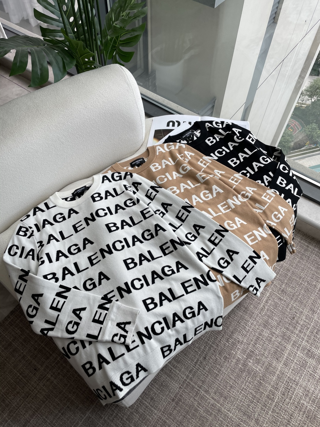 巴黎世家 重磅推荐！2025aw秋冬新款 专柜同步 时尚经典基础款针织衫 秋冬必备款 采用针织衫加厚毛衣