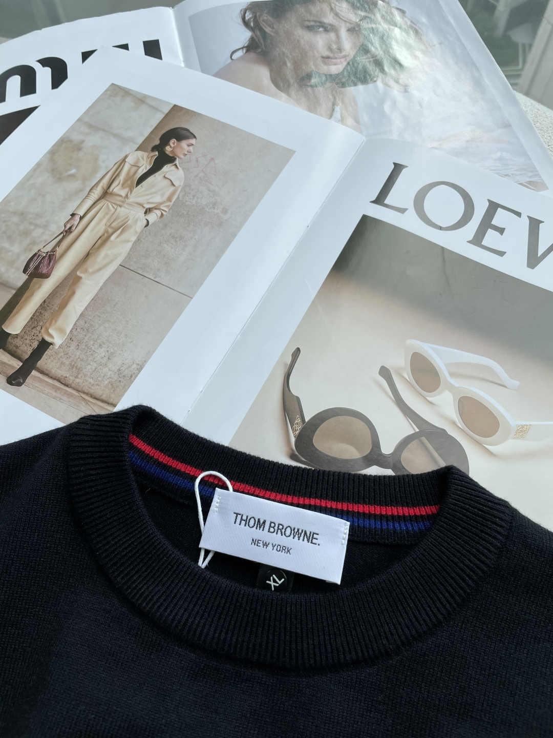 TB 重磅推荐！2025aw秋冬新款 专柜同步 时尚经典基础款针织衫 秋冬必备款 采用针织衫加厚毛衣，精