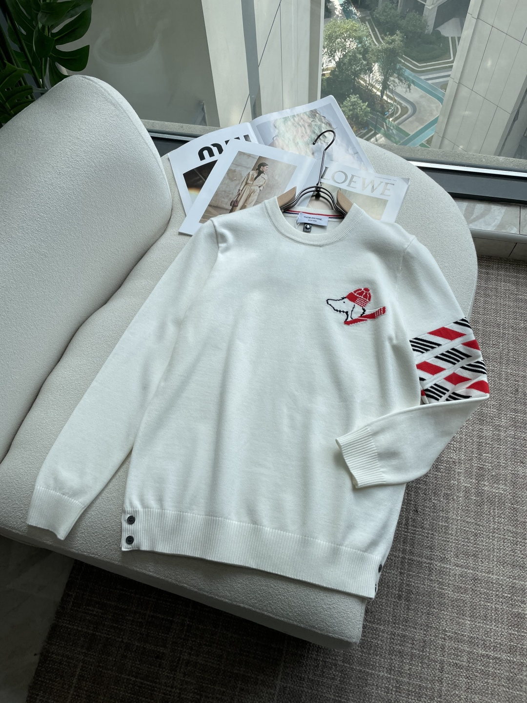 TB 重磅推荐！2025aw秋冬新款 专柜同步 时尚经典基础款针织衫 秋冬必备款 采用针织衫加厚毛衣，精