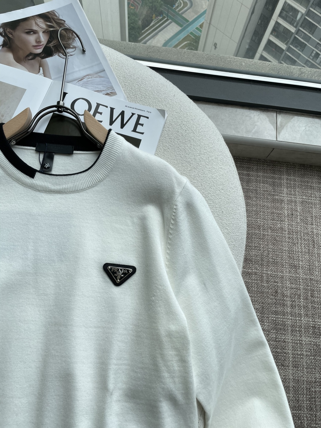 Prad 重磅推荐！2025aw秋冬新款 专柜同步 时尚经典基础款针织衫 秋冬必备款 采用针织衫加厚毛衣