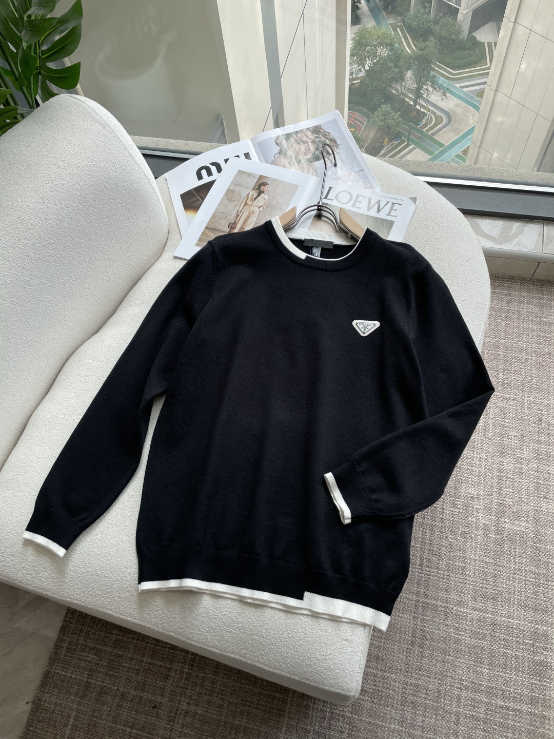 Prad 重磅推荐！2025aw秋冬新款 专柜同步 时尚经典基础款针织衫 秋冬必备款 采用针织衫加厚毛衣