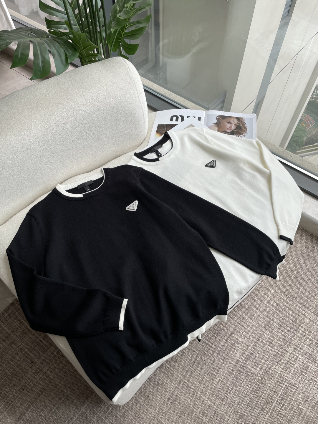 Prad 重磅推荐！2025aw秋冬新款 专柜同步 时尚经典基础款针织衫 秋冬必备款 采用针织衫加厚毛衣