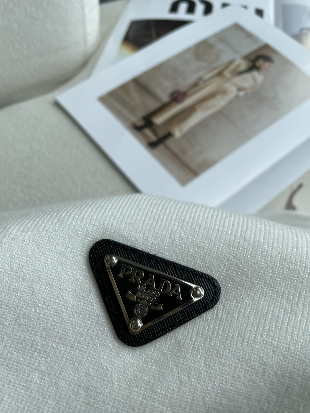 Prad 重磅推荐！2025aw秋冬新款 专柜同步 时尚经典基础款针织衫 秋冬必备款 采用针织衫加厚毛衣