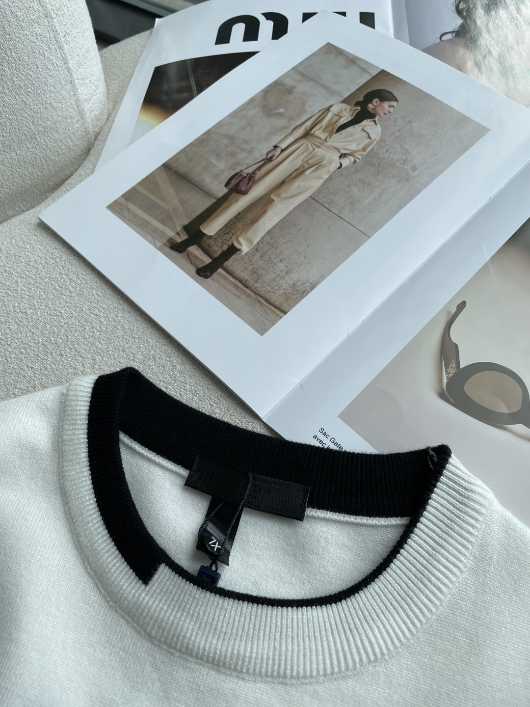 Prad 重磅推荐！2025aw秋冬新款 专柜同步 时尚经典基础款针织衫 秋冬必备款 采用针织衫加厚毛衣