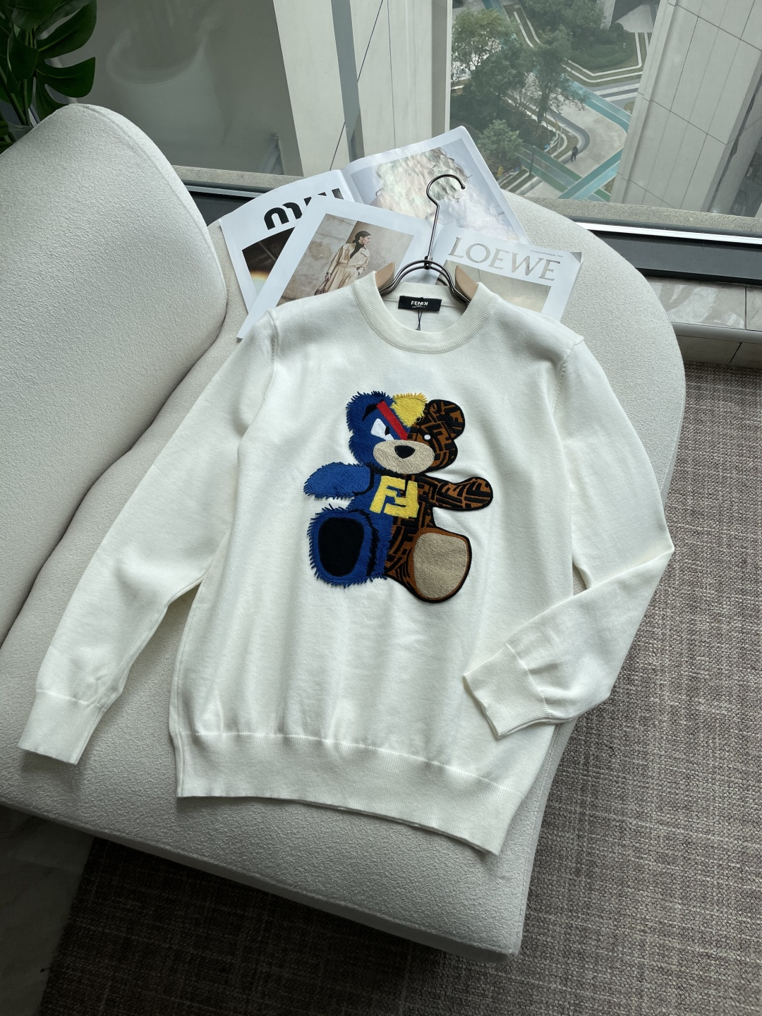 FD 重磅推荐！2025aw秋冬新款 专柜同步 时尚经典基础款针织衫 秋冬必备款 采用针织衫加厚毛衣，精