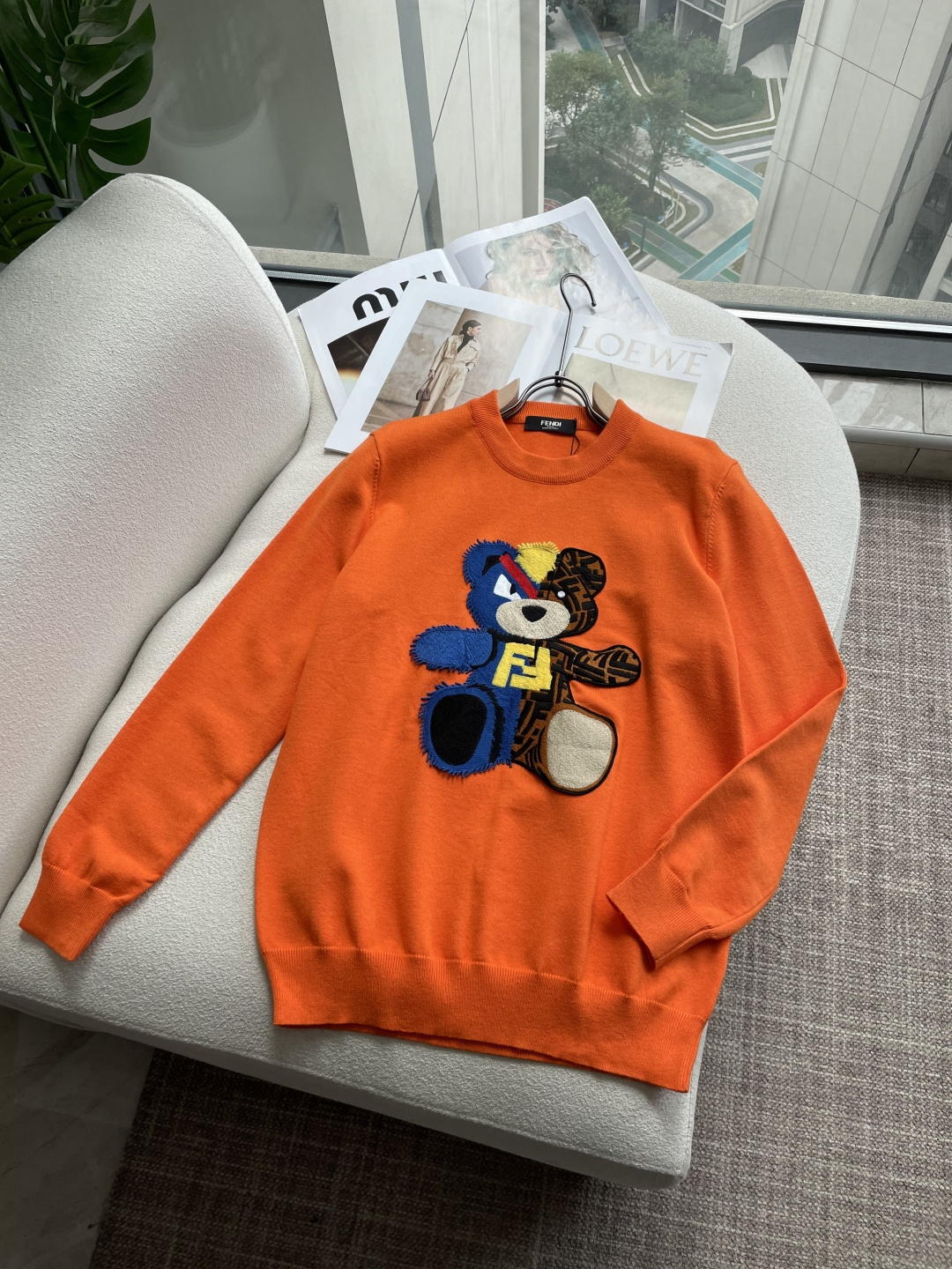 FD 重磅推荐！2025aw秋冬新款 专柜同步 时尚经典基础款针织衫 秋冬必备款 采用针织衫加厚毛衣，精