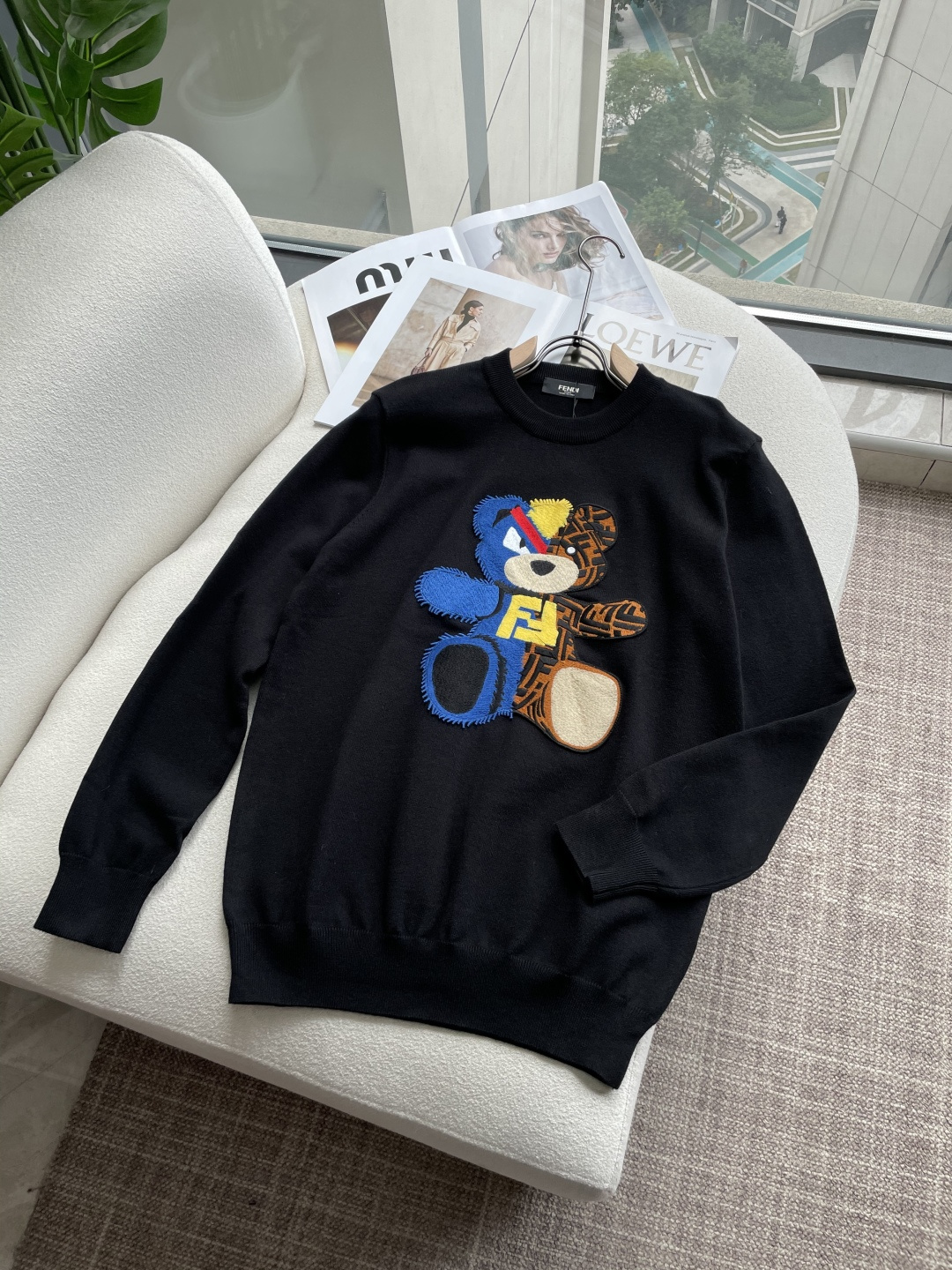 FD 重磅推荐！2025aw秋冬新款 专柜同步 时尚经典基础款针织衫 秋冬必备款 采用针织衫加厚毛衣，精