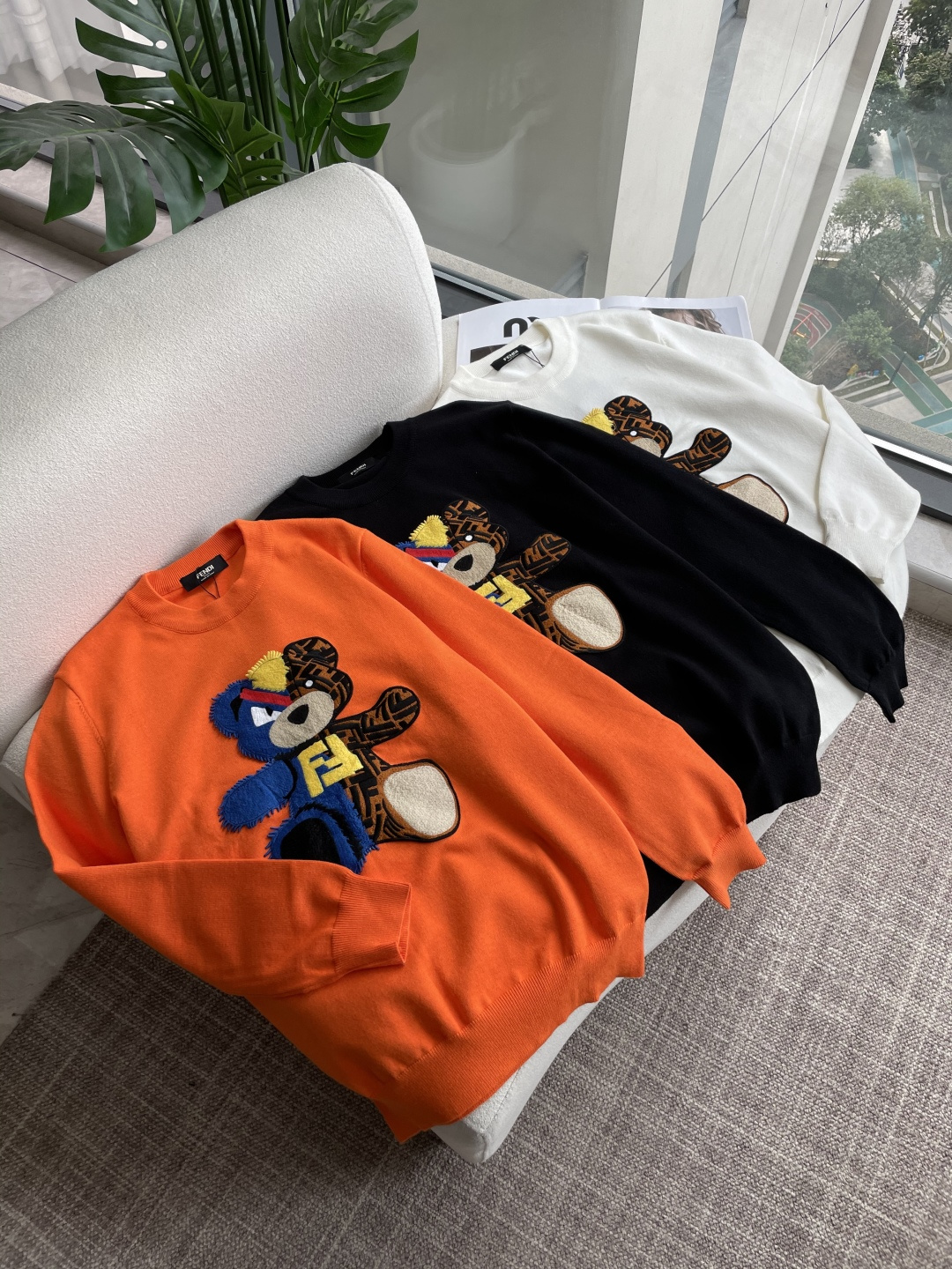 FD 重磅推荐！2025aw秋冬新款 专柜同步 时尚经典基础款针织衫 秋冬必备款 采用针织衫加厚毛衣，精