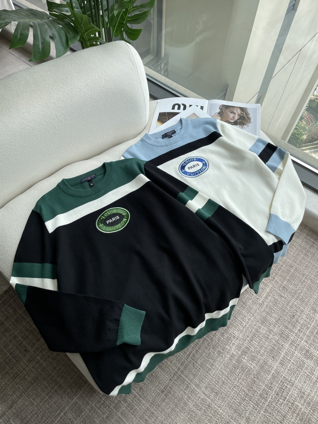 Lv 重磅推荐！2025aw秋冬新款 专柜同步 时尚经典基础款针织衫 秋冬必备款 采用针织衫加厚毛衣，精