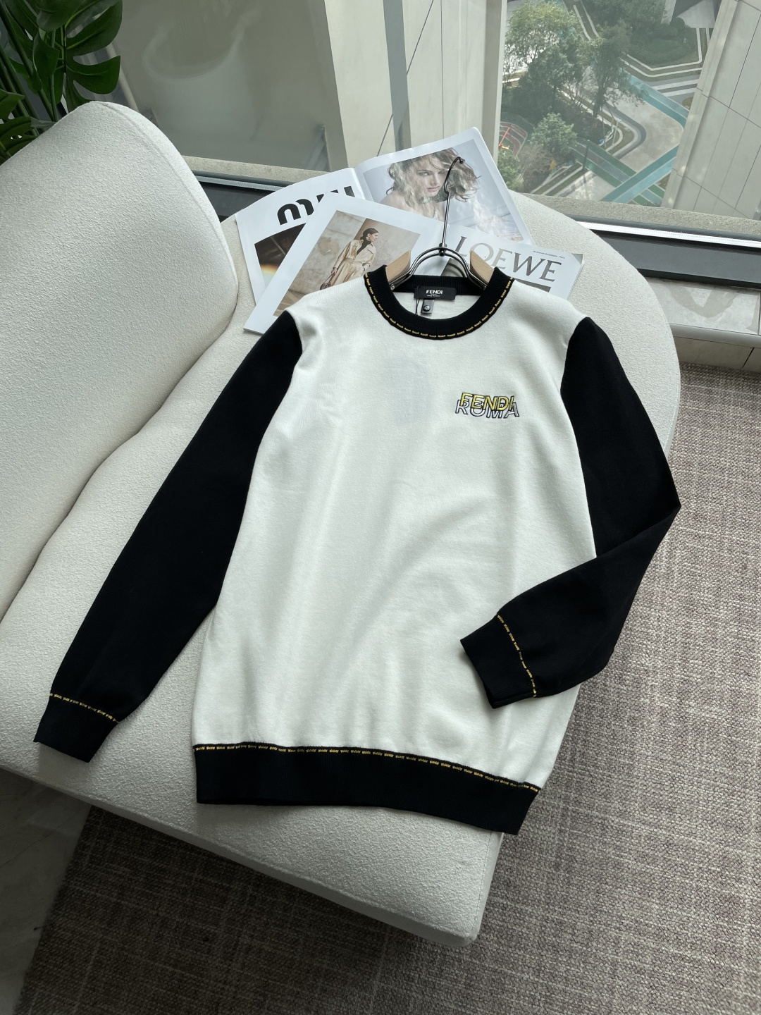 FD 重磅推荐！2025aw秋冬新款 专柜同步 时尚经典基础款针织衫 秋冬必备款 采用针织衫加厚毛衣，精