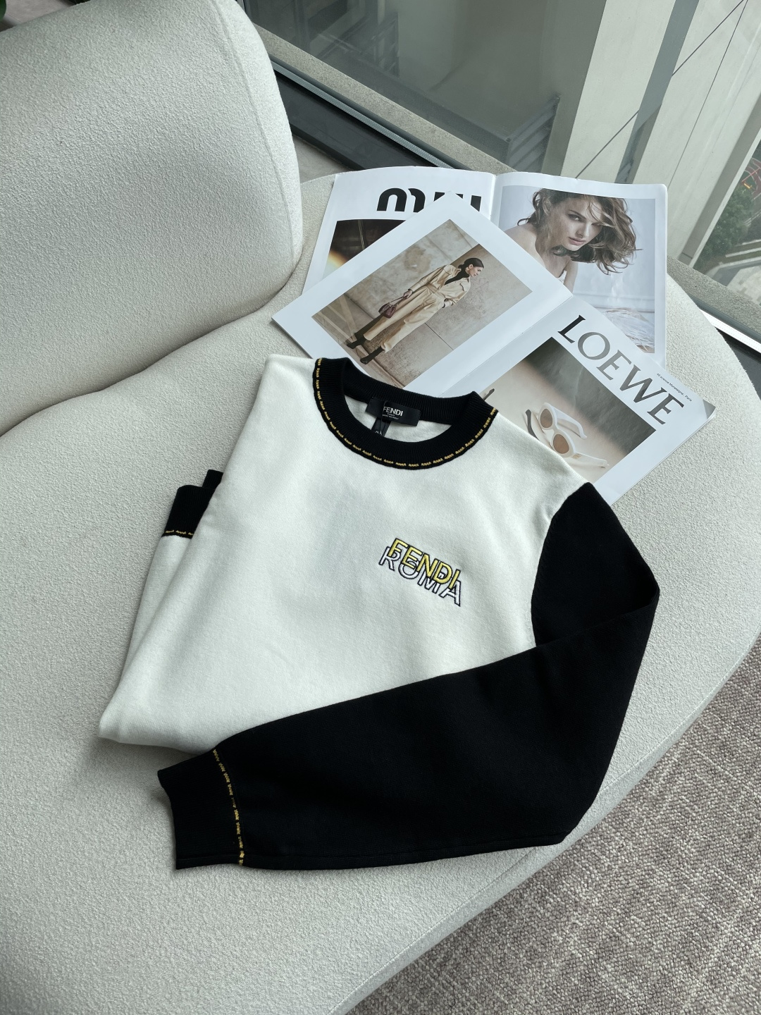 FD 重磅推荐！2025aw秋冬新款 专柜同步 时尚经典基础款针织衫 秋冬必备款 采用针织衫加厚毛衣，精