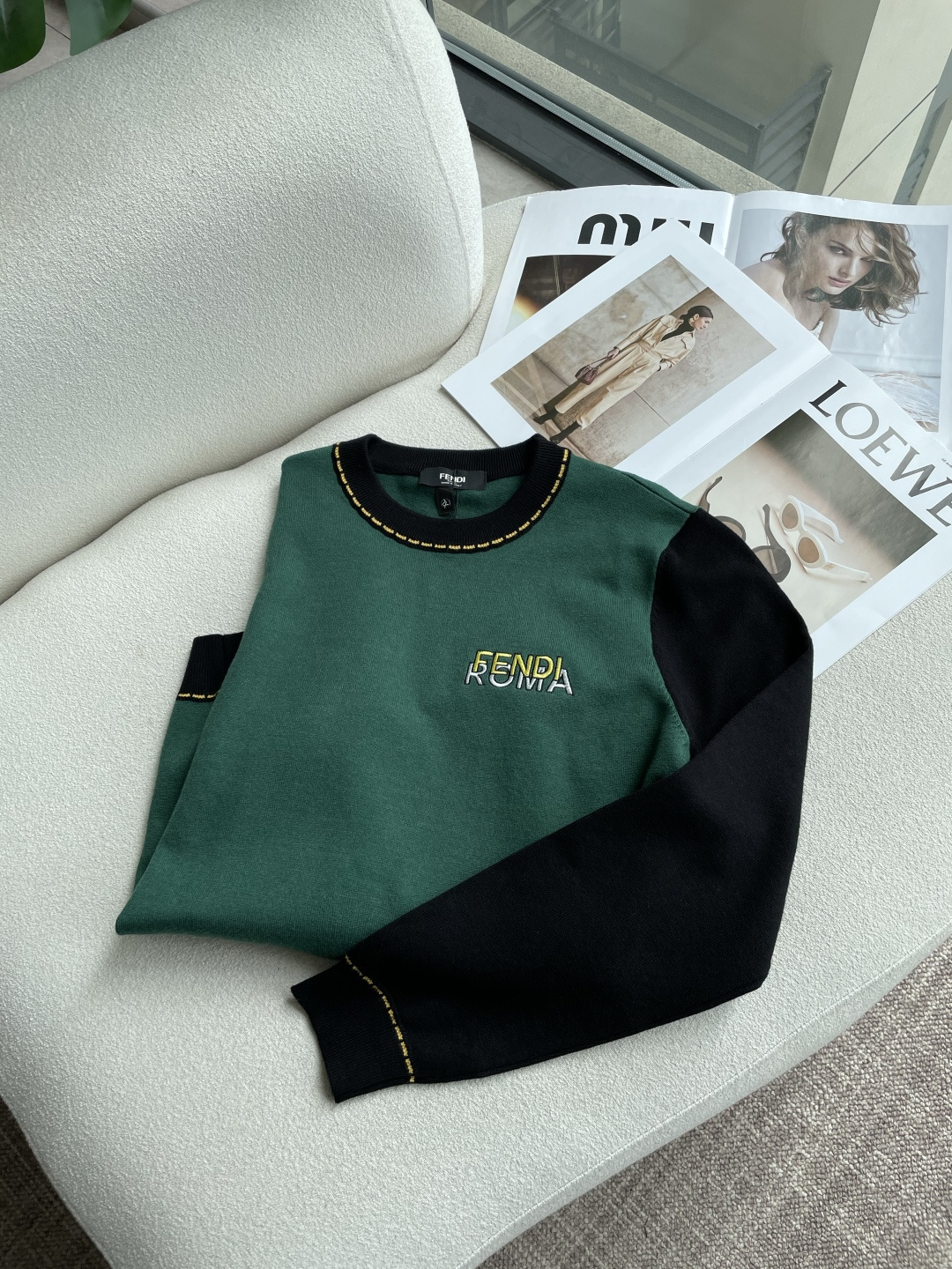 FD 重磅推荐！2025aw秋冬新款 专柜同步 时尚经典基础款针织衫 秋冬必备款 采用针织衫加厚毛衣，精