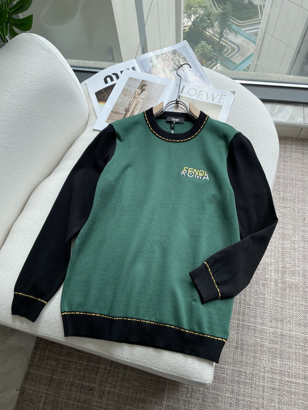 FD 重磅推荐！2025aw秋冬新款 专柜同步 时尚经典基础款针织衫 秋冬必备款 采用针织衫加厚毛衣，精