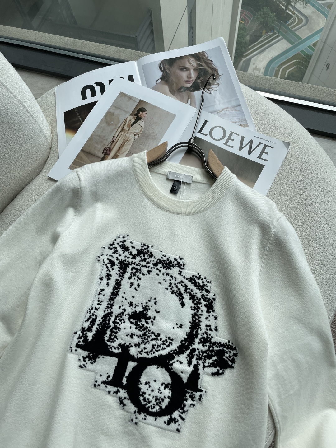 DIOR 重磅推荐！2025aw秋冬新款 专柜同步 时尚经典基础款针织衫 秋冬必备款 采用针织衫加厚毛衣