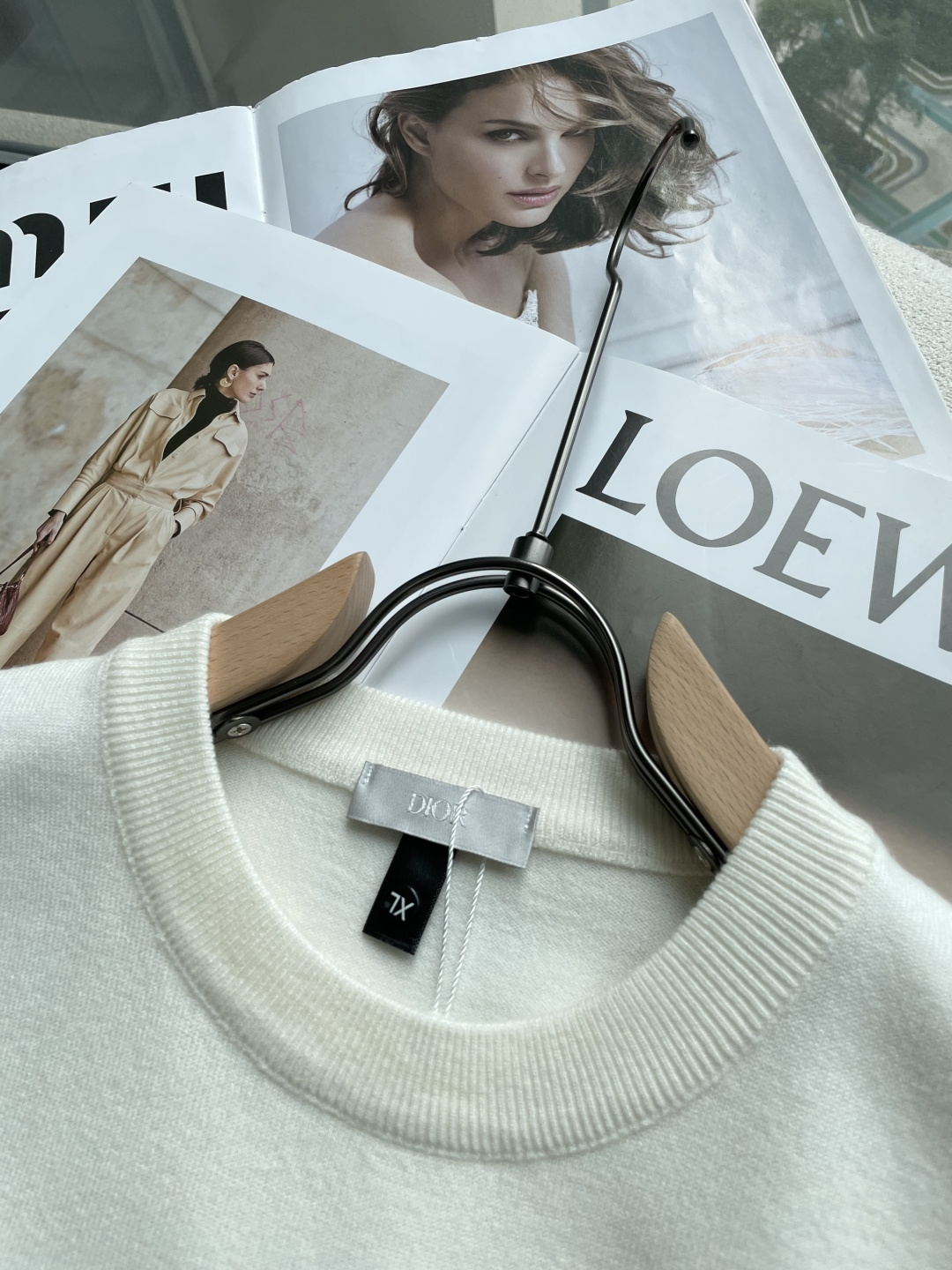 DIOR 重磅推荐！2025aw秋冬新款 专柜同步 时尚经典基础款针织衫 秋冬必备款 采用针织衫加厚毛衣