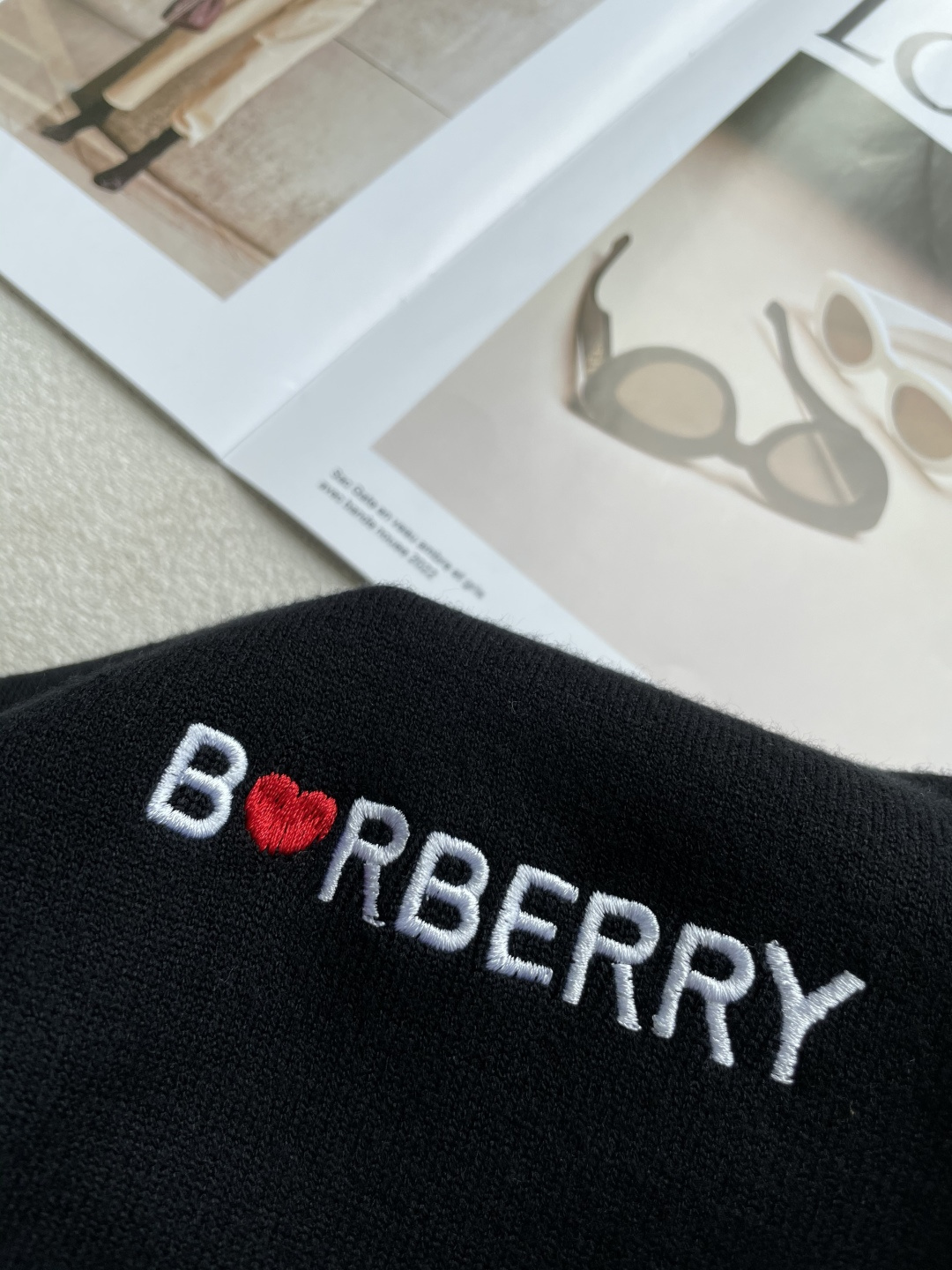 BUR 重磅推荐！2025aw秋冬新款 专柜同步 时尚经典基础款针织衫 秋冬必备款 采用针织衫加厚毛衣，