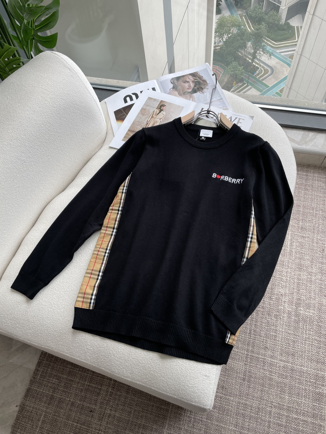 BUR 重磅推荐！2025aw秋冬新款 专柜同步 时尚经典基础款针织衫 秋冬必备款 采用针织衫加厚毛衣，