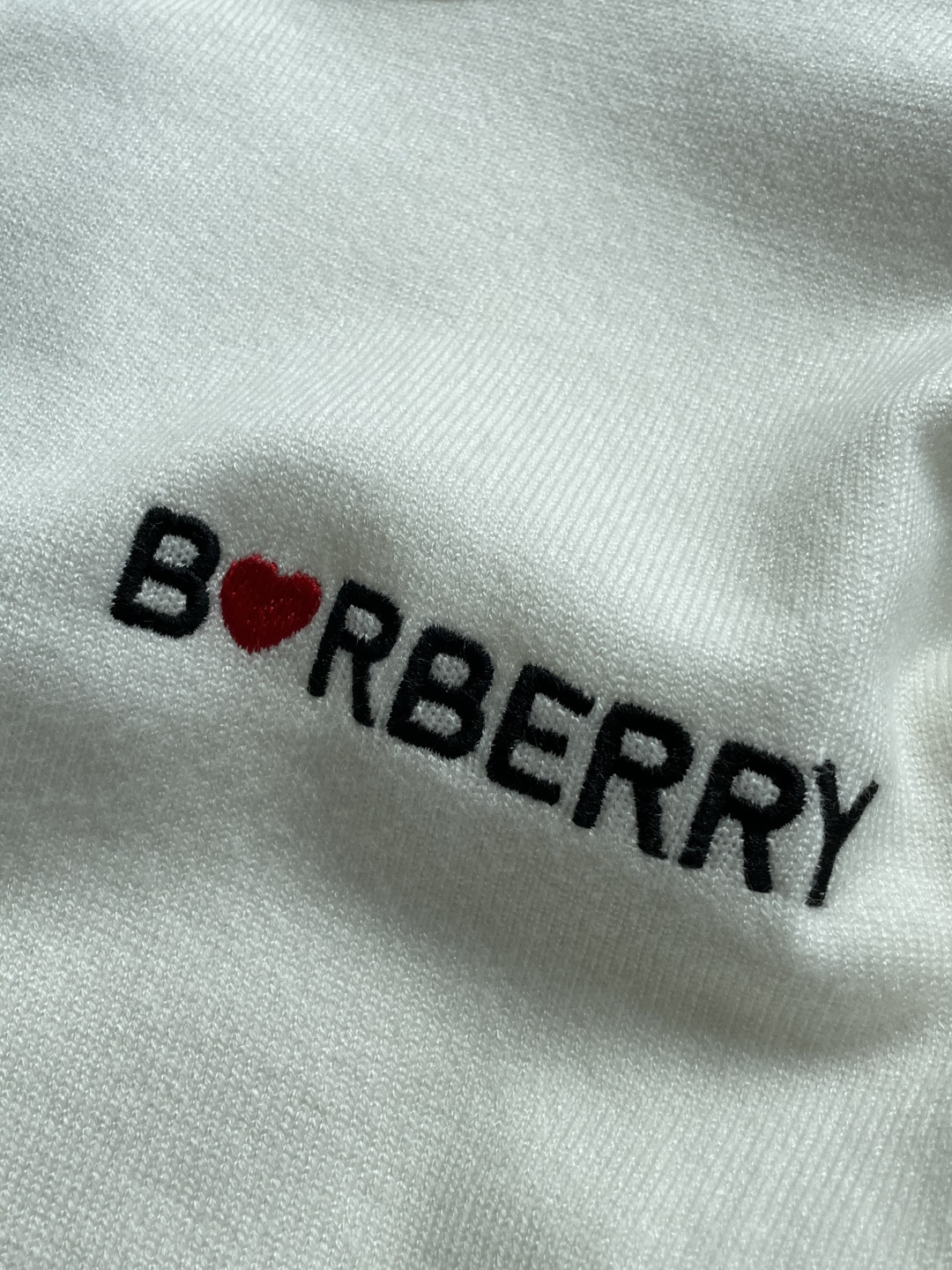 BUR 重磅推荐！2025aw秋冬新款 专柜同步 时尚经典基础款针织衫 秋冬必备款 采用针织衫加厚毛衣，