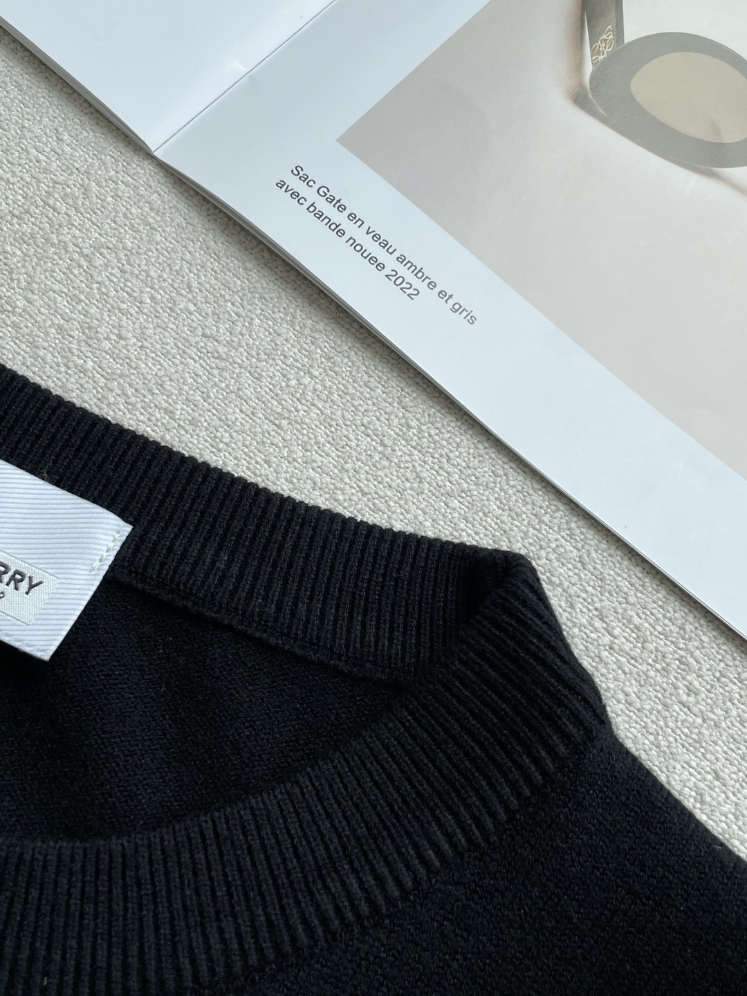 BUR 重磅推荐！2025aw秋冬新款 专柜同步 时尚经典基础款针织衫 秋冬必备款 采用针织衫加厚毛衣，