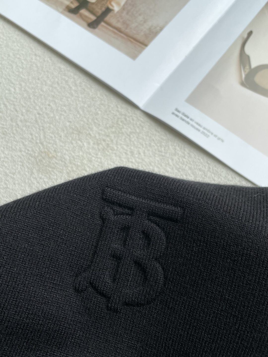 BUR 重磅推荐！2025aw秋冬新款 专柜同步 时尚经典基础款针织衫 秋冬必备款 采用针织衫加厚毛衣，