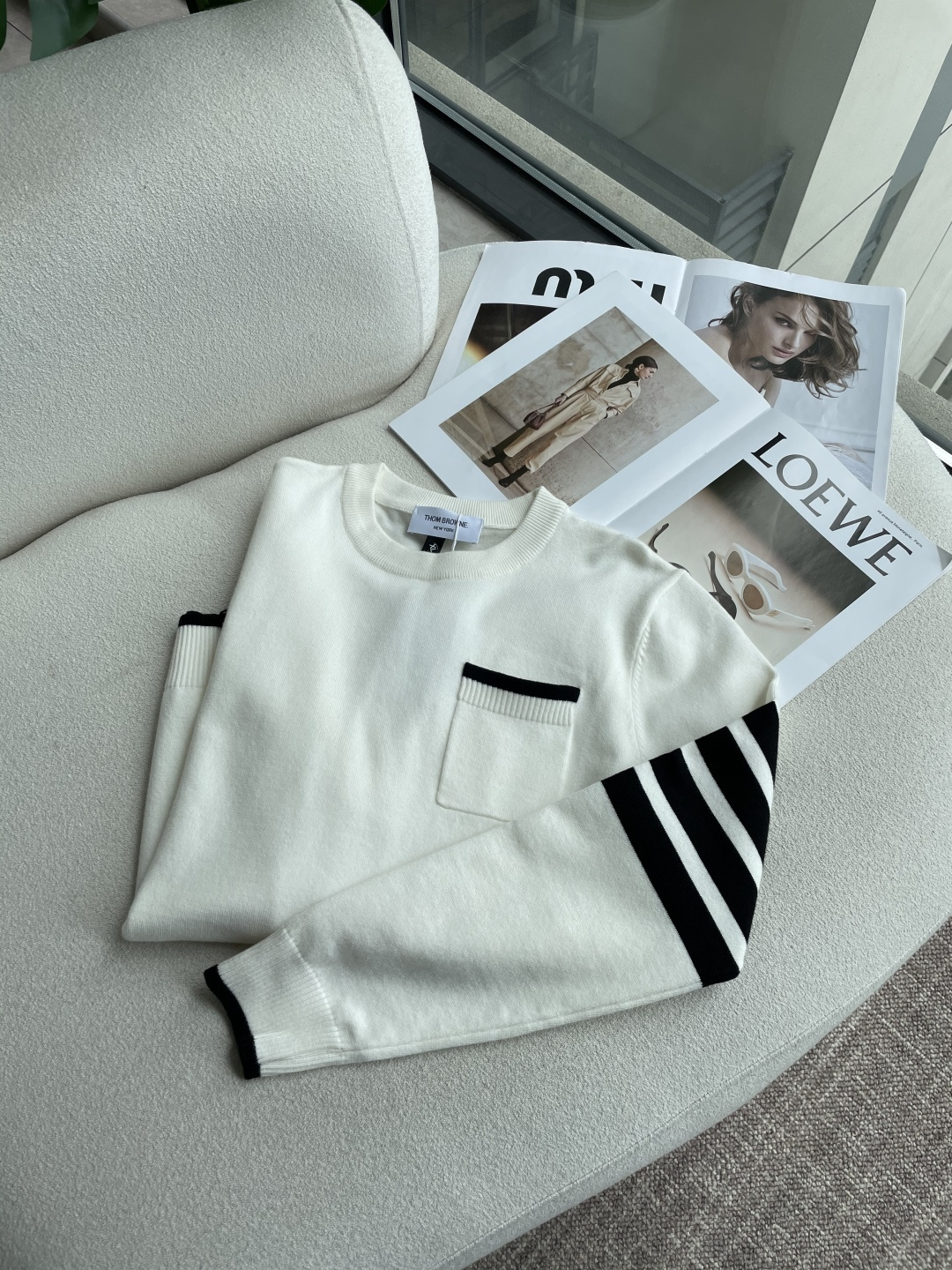 TB 重磅推荐！2025aw秋冬新款 专柜同步 时尚经典基础款针织衫 秋冬必备款 采用针织衫加厚毛衣，精