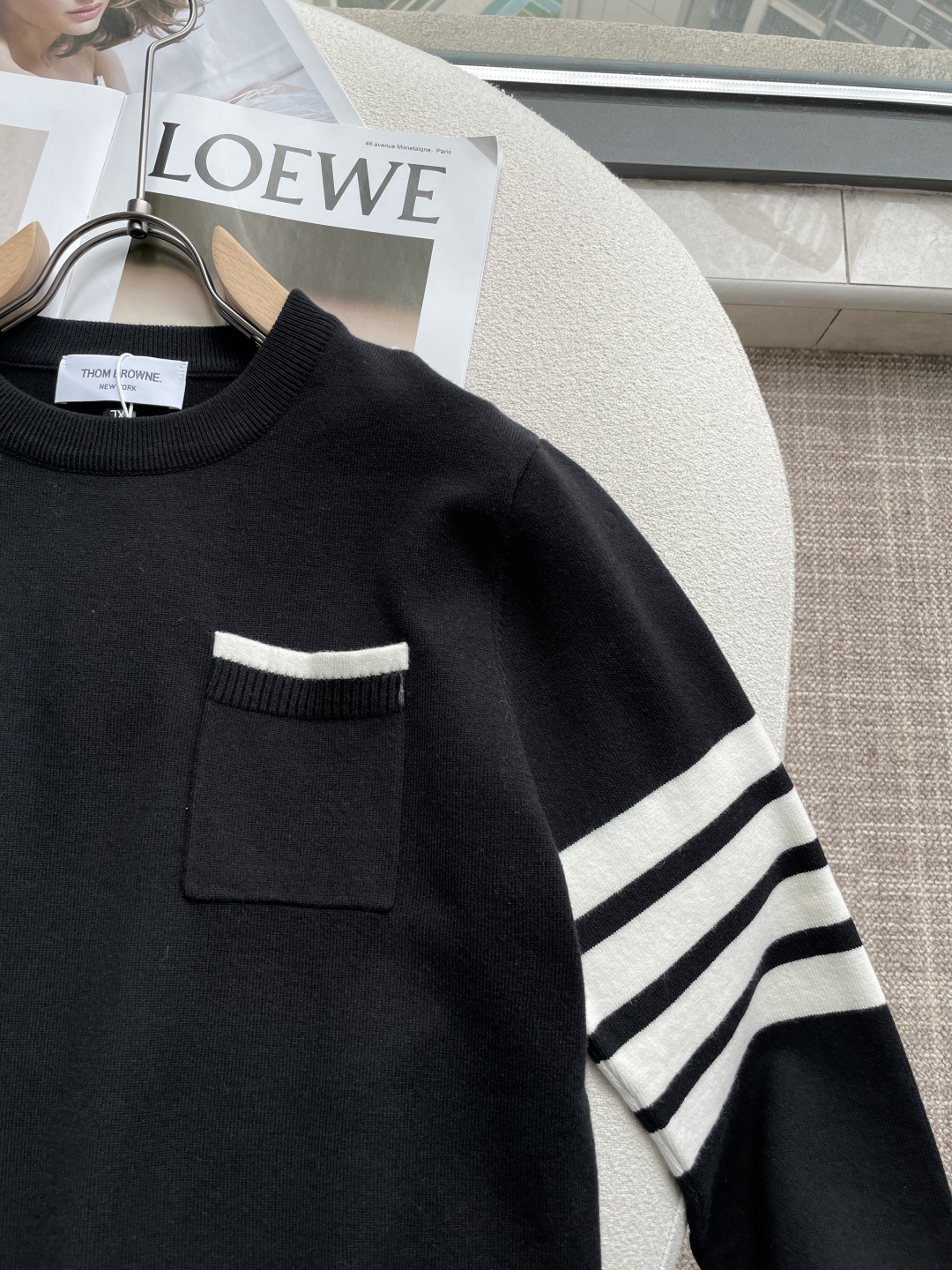 TB 重磅推荐！2025aw秋冬新款 专柜同步 时尚经典基础款针织衫 秋冬必备款 采用针织衫加厚毛衣，精