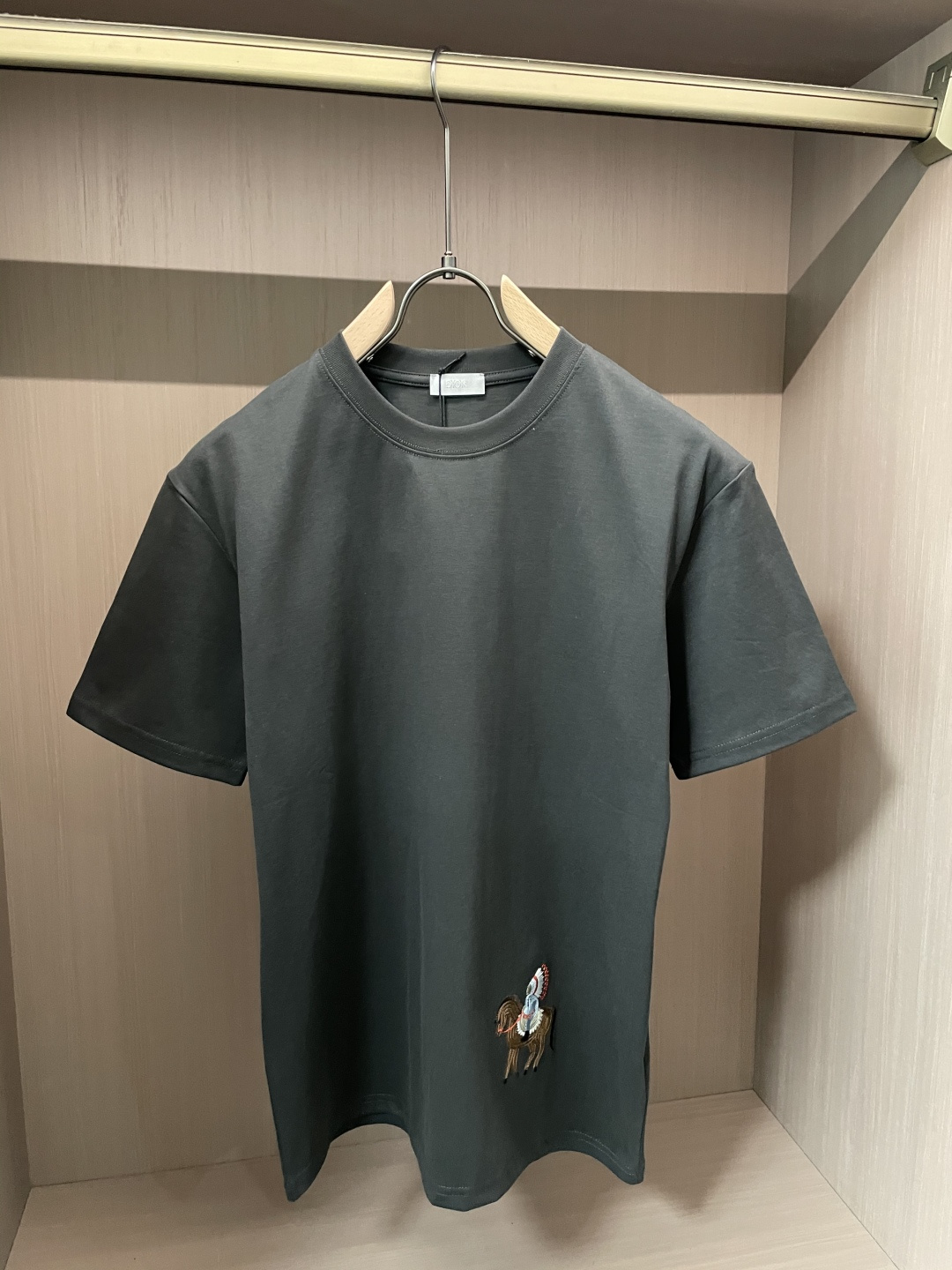 DIOR 2026春夏新品 专柜同步上新！原版复刻，全品相 重工刺绣尺码S-XL