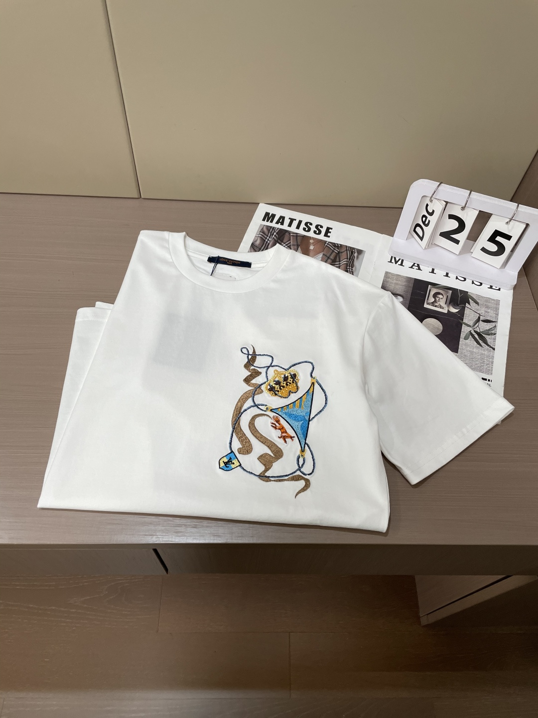 Lv 2026春夏新品 专柜同步上新！原版复刻，全品相 重工刺绣尺码S-XL