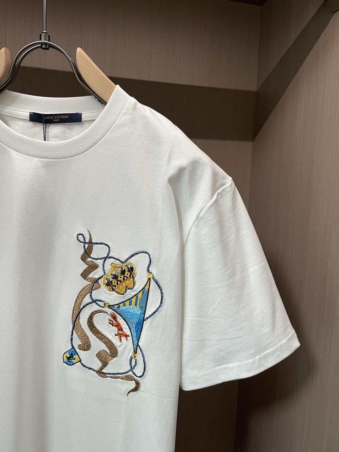 Lv 2026春夏新品 专柜同步上新！原版复刻，全品相 重工刺绣尺码S-XL