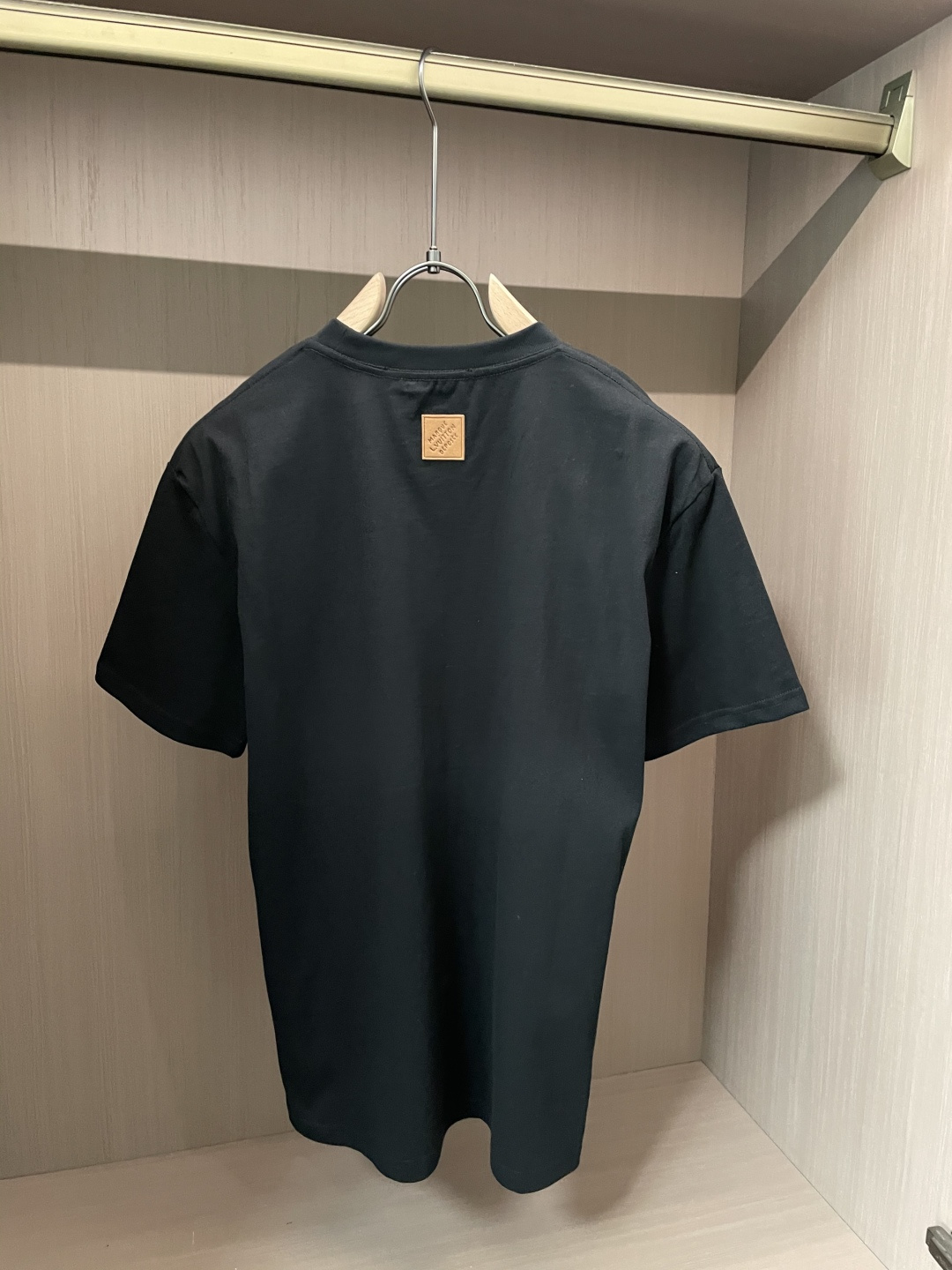 Lv 2026春夏新品 专柜同步上新！原版复刻，全品相 重工刺绣尺码S-XL