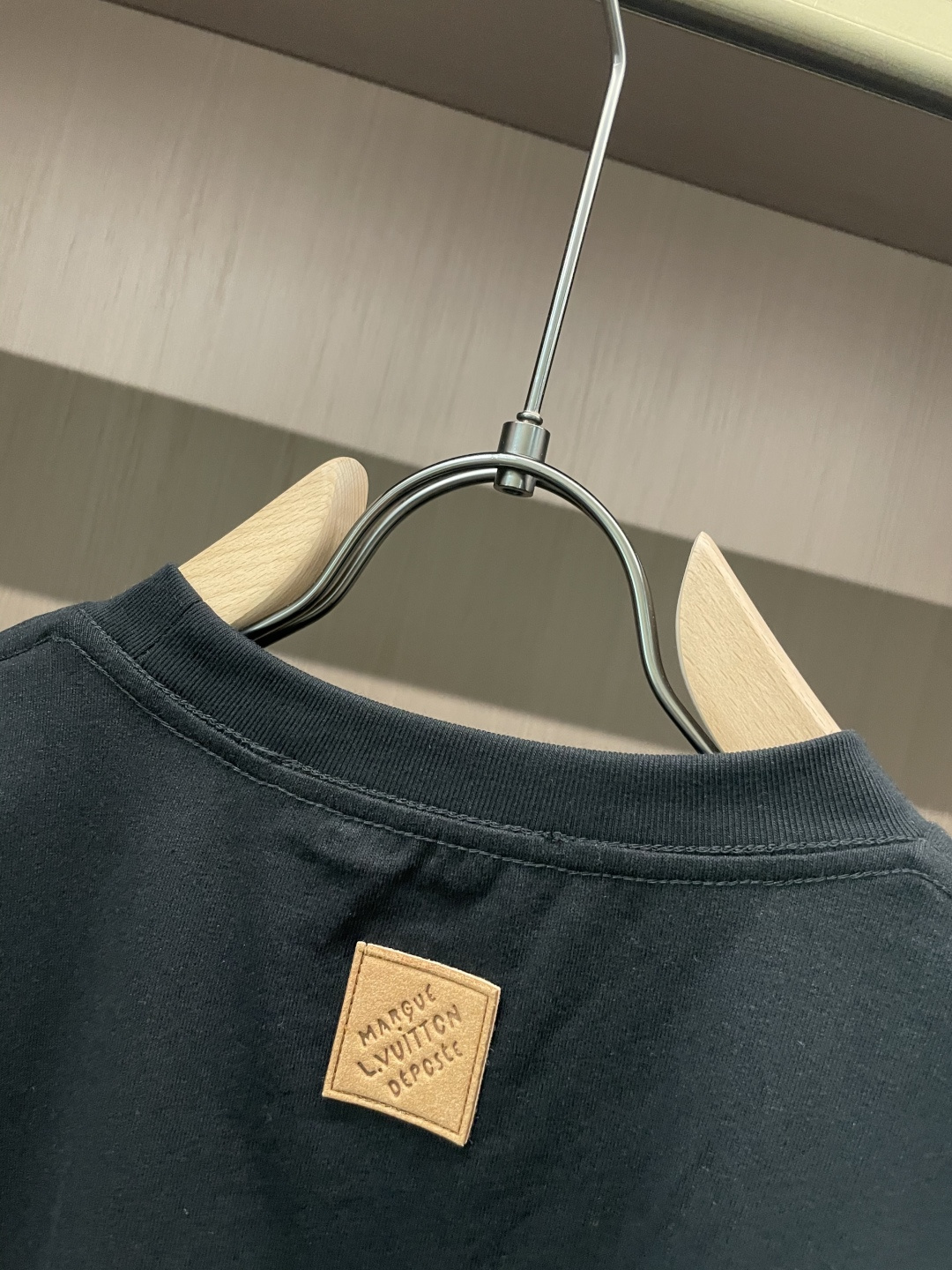 Lv 2026春夏新品 专柜同步上新！原版复刻，全品相 重工刺绣尺码S-XL