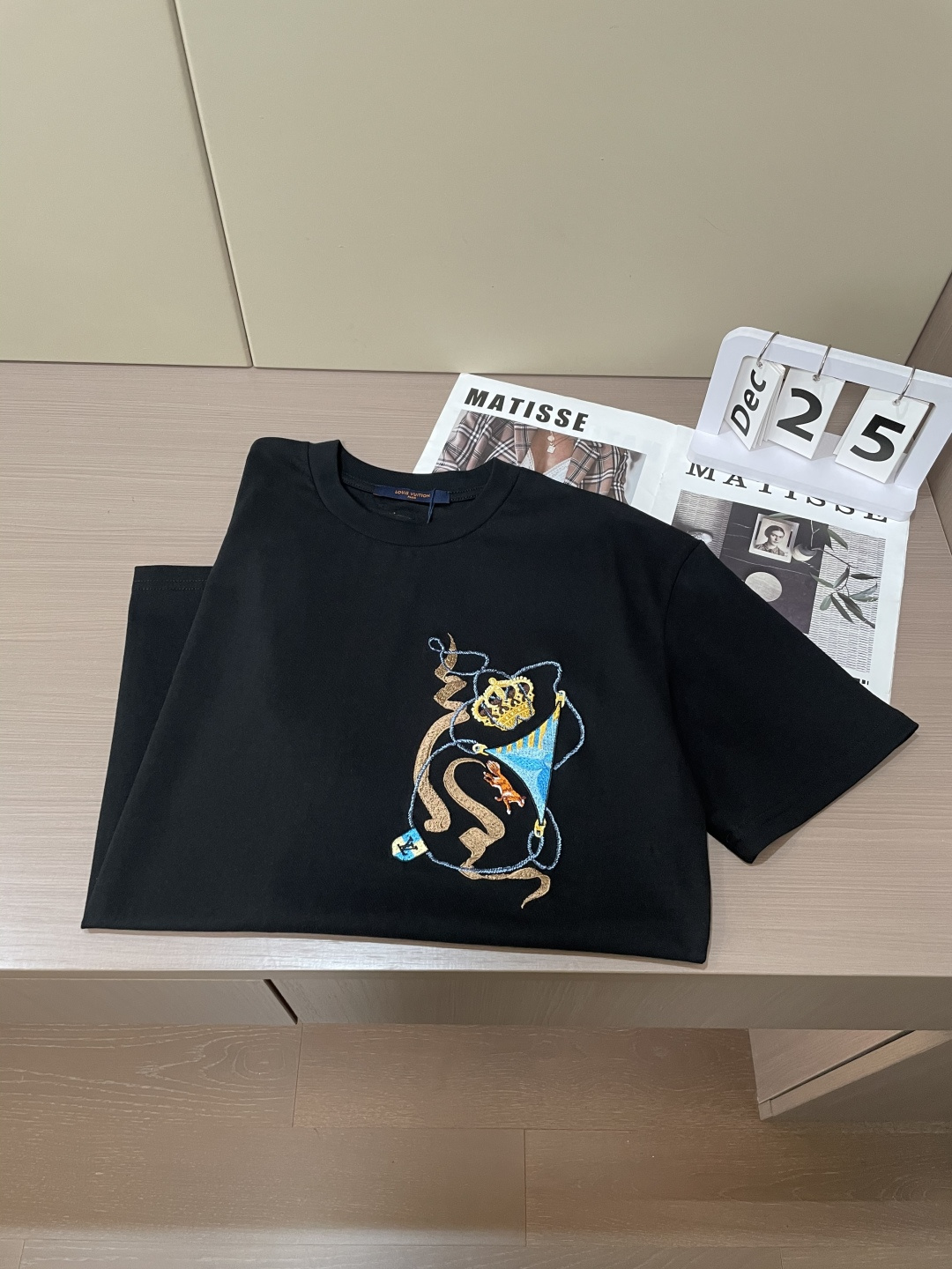 Lv 2026春夏新品 专柜同步上新！原版复刻，全品相 重工刺绣尺码S-XL